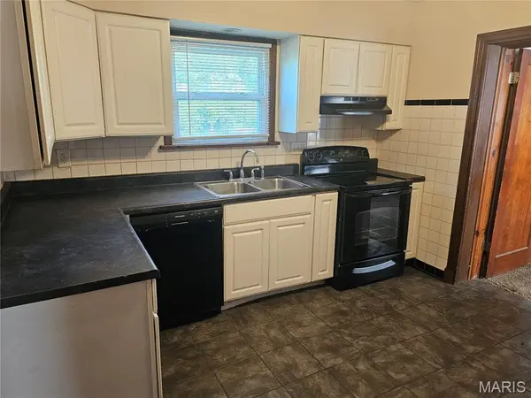 1636 Quendo AVE, St Louis, MO 63130