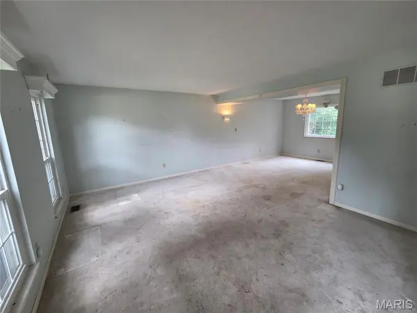 1327 Culpepper Ridge DR, Ballwin, MO 63021