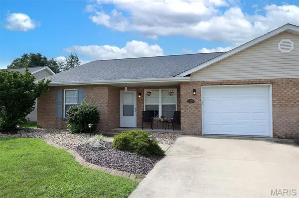 672 W 1ST ST W, Aviston, IL 62216