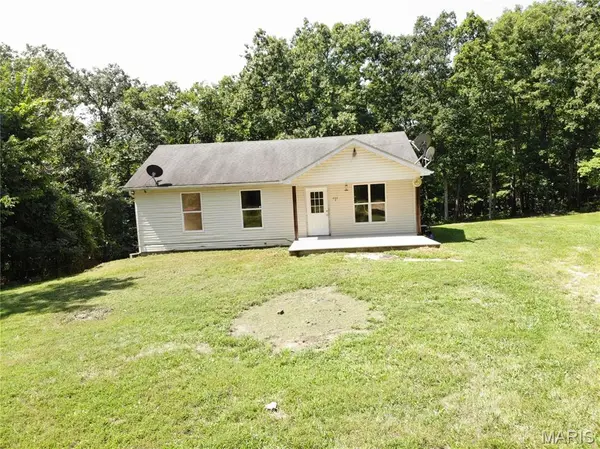464 Red Fox DR, Bourbon, MO 65441