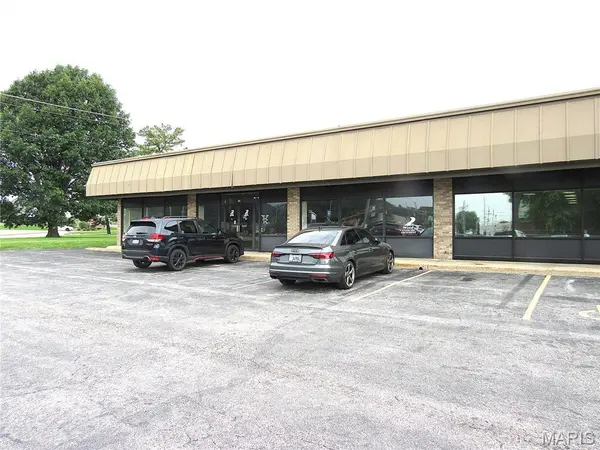 220 Regional DR, Alton, IL 62002