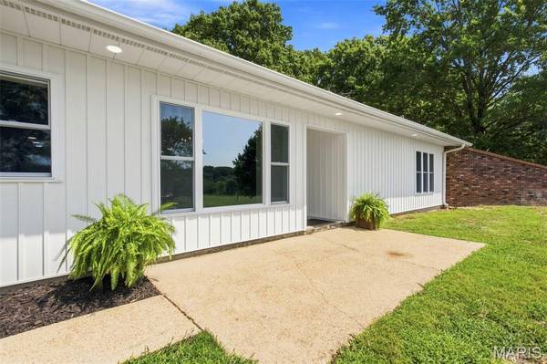 2856 M- Blanton LN, Mountain Grove, MO 65711