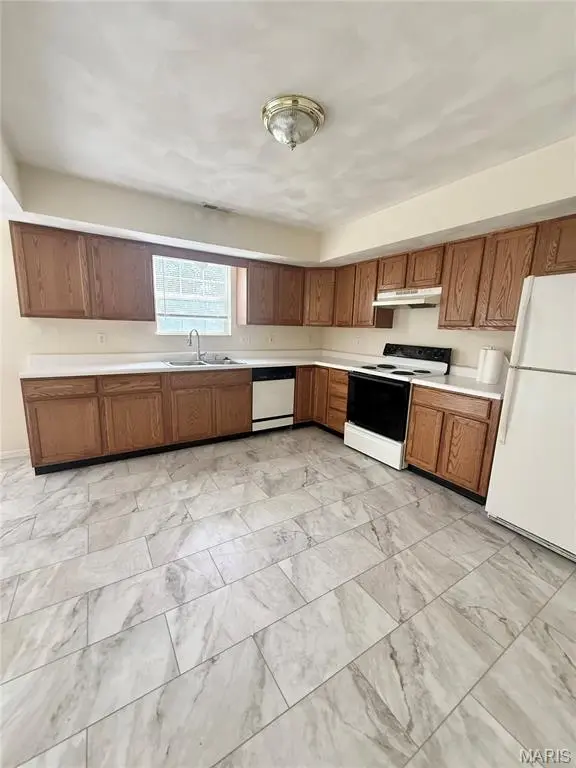 547 PONDEROSA AVE, O'fallon, IL 62269