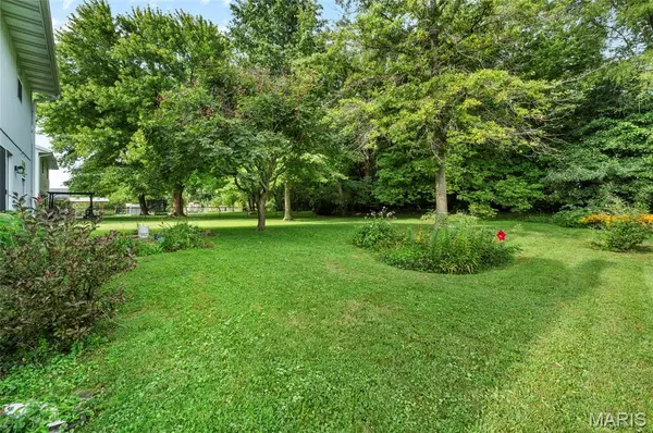 97 Sugarmill RD, Troy, IL 62294