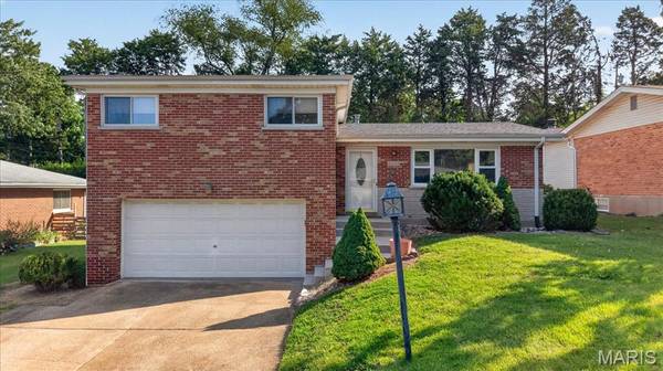 1143 Mary Candace LN, St Louis, MO 63125
