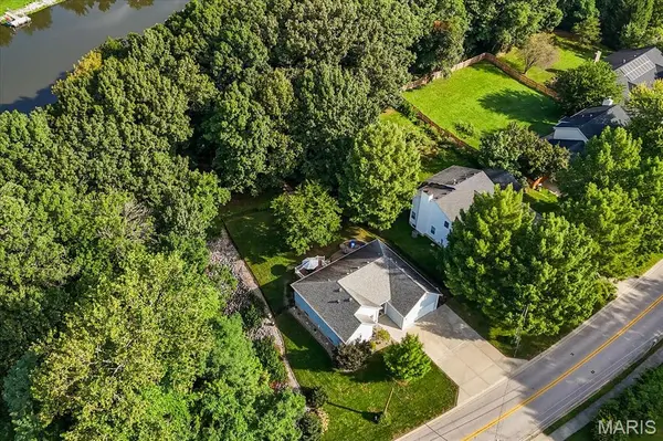 841 E Lake DR, Edwardsville, IL 62025