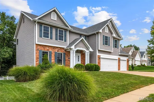 4185 Stonecroft DR, St Charles, MO 63304