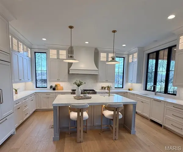 TBB  5 Lindworth DR, Ladue, MO 63124