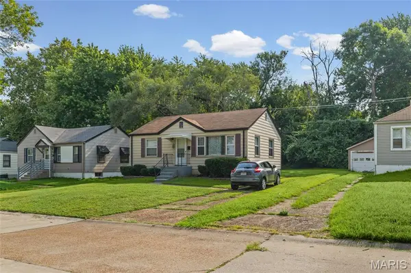 6010 Eaton DR, Berkeley, MO 63134