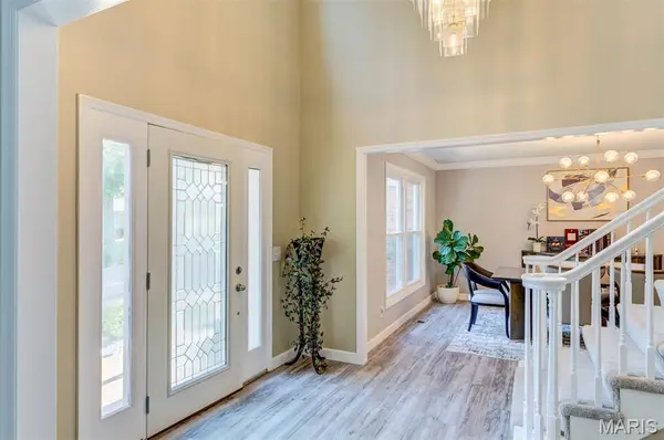 14455 White Pine Ridge LN, Chesterfield, MO 63017