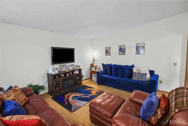 1326 Orchard ST, Belleville, IL 62221