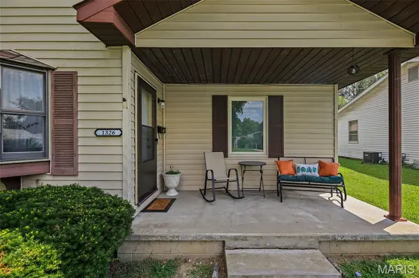1326 Orchard ST, Belleville, IL 62221