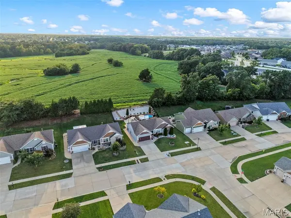 927 Mule Creek DR, Wentzville, MO 63385
