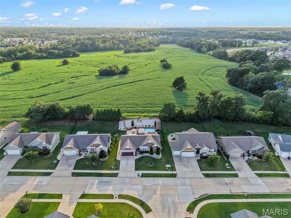927 Mule Creek DR, Wentzville, MO 63385