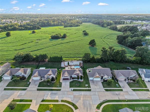 927 Mule Creek DR, Wentzville, MO 63385