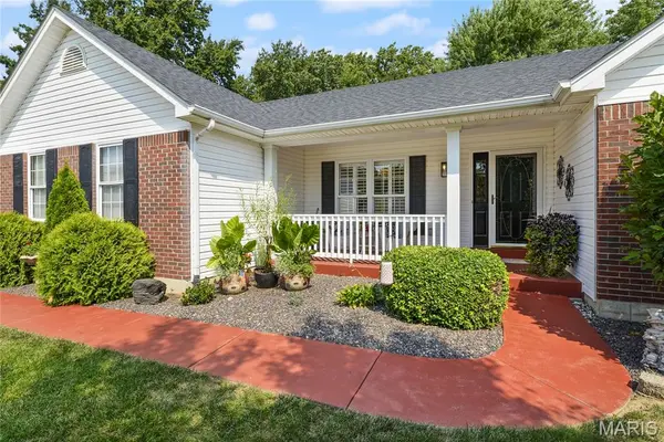 38 Fawn Valley CIR, St Peters, MO 63376