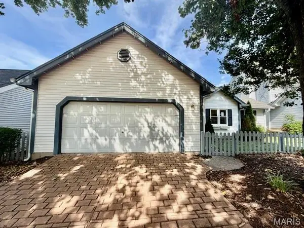 16323 Bellingham DR, Chesterfield, MO 63017