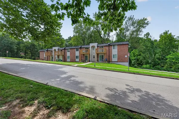 2812 Blackforest DR #C, St Louis, MO 63129