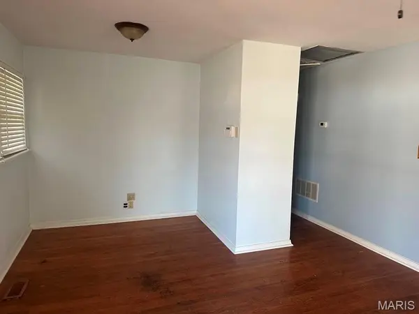 10370 Renfrew DR, St Louis, MO 63137
