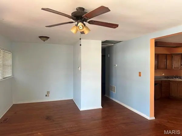 10370 Renfrew DR, St Louis, MO 63137