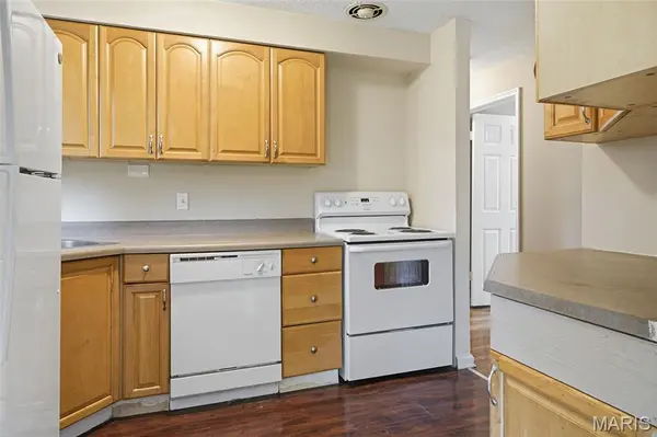1134 Roxton DR, St Louis, MO 63137