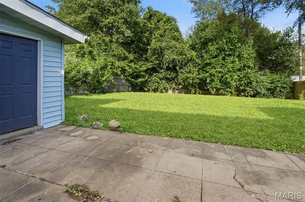 6820 Waterleigh DR, St Louis, MO 63134