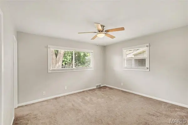 1405 Del Rey DR, Florissant, MO 63031