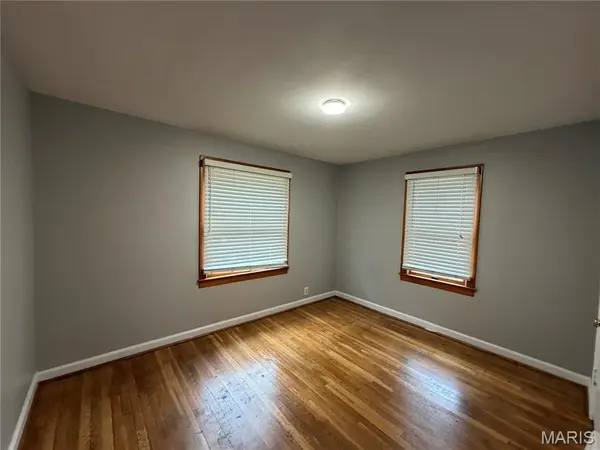 1134 Laire, St Louis, MO 63137