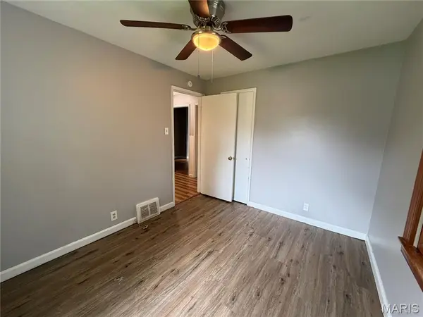 1134 Laire, St Louis, MO 63137