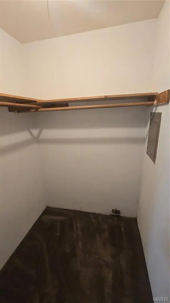 1911 E D ST #8, Belleville, IL 62221