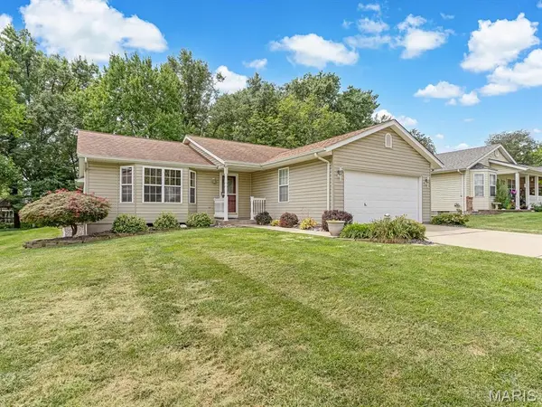 326 Briarwood DR, Waterloo, IL 62298