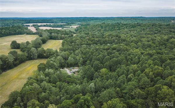 000 Yellow Springs RD, Cave-in-rock, IL 62919