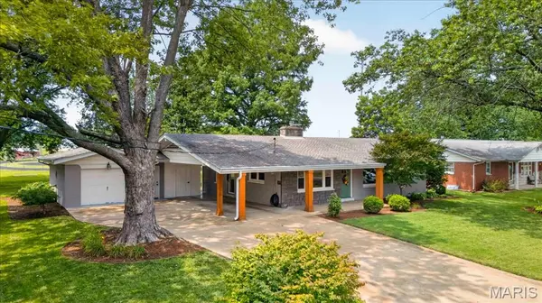 411 Washington DR, Waterloo, IL 62298