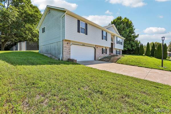 34058 Sailboat CT, Brighton, IL 62012