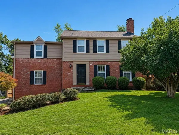 12 Beverly DR, Olivette, MO 63132