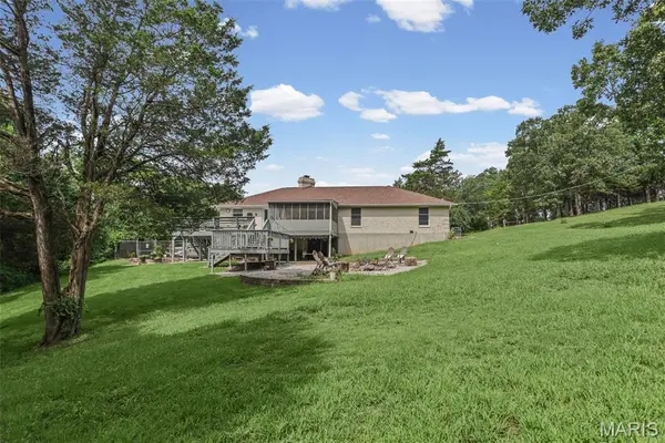1501 Donover LN, Festus, MO 63028