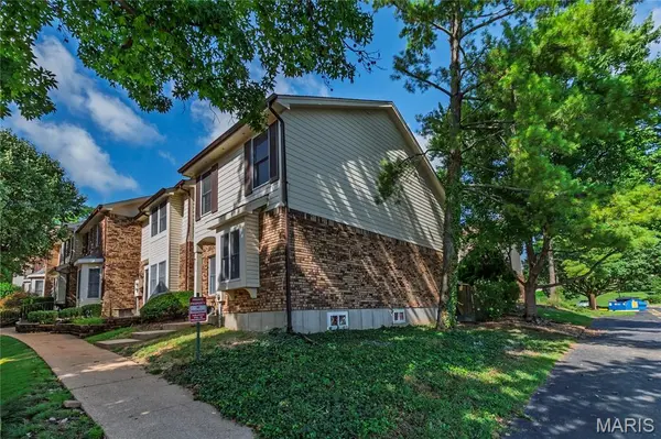2533 Grayford WALK, St Louis, MO 63129