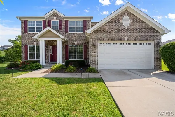 1004 Autumn Valley CT, Fenton, MO 63026