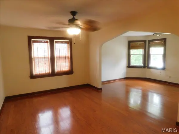 2904 Maywood AVE, St Louis, MO 63121