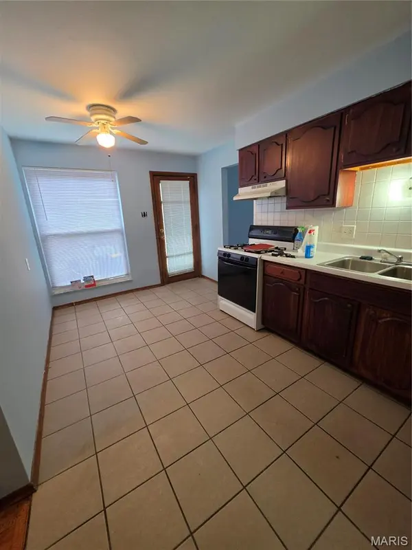 10531 Hobday AVE, St Ann, MO 63074