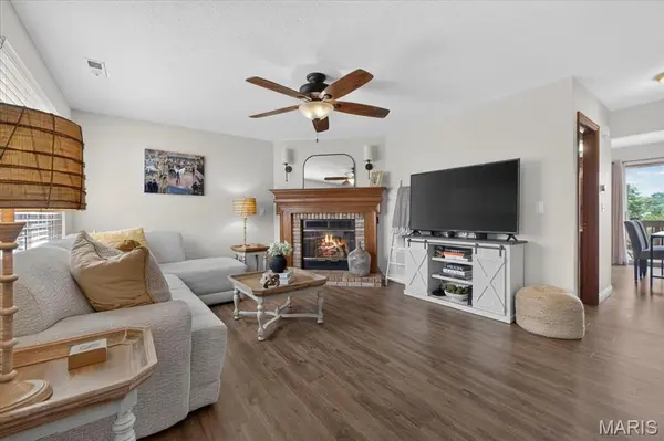 1383 Forest Creek DR #5, St Charles, MO 63303