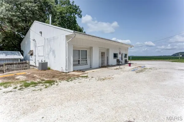 139 Bluff St., Eldred, IL 62027