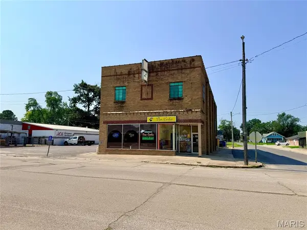 150 W Yoakum AVE, Chaffee, MO 63740