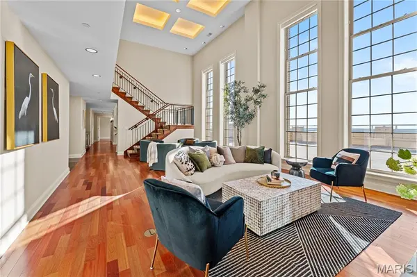 232 N Kingshighway BLVD #1903, St Louis, MO 63108