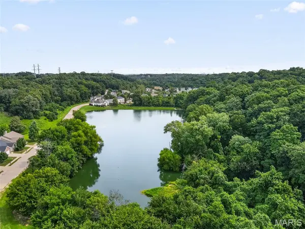 2364 Appaloosa TRL, High Ridge, MO 63049