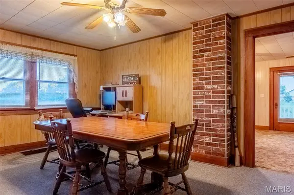 20149 US Hwy 63, Queen, MO 63561