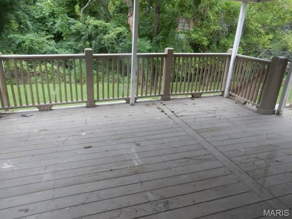2321 Bennington PL, Maryland Heights, MO 63043
