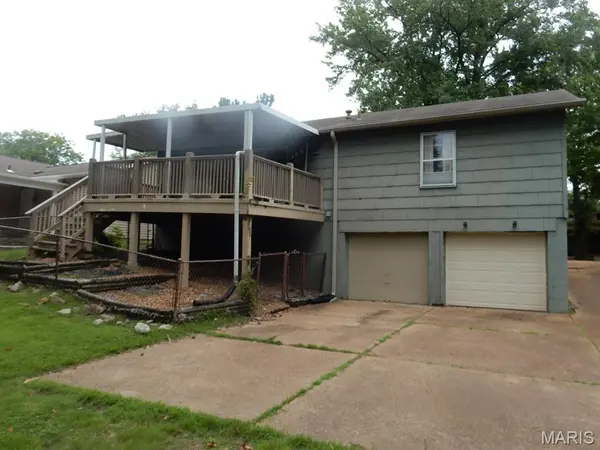 2321 Bennington PL, Maryland Heights, MO 63043
