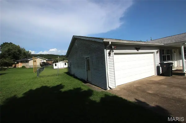 208 N Valle ST, Pilot Knob, MO 63663