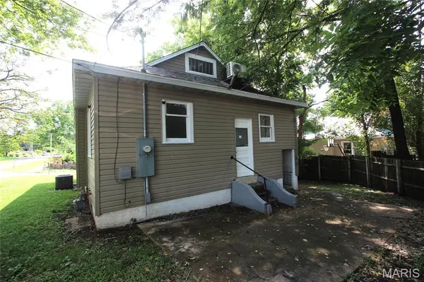 213 E Walnut ST, Arcadia, MO 63621